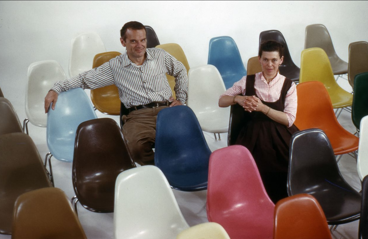Eames Vitra Fiberglass Chair: the return of an Icon