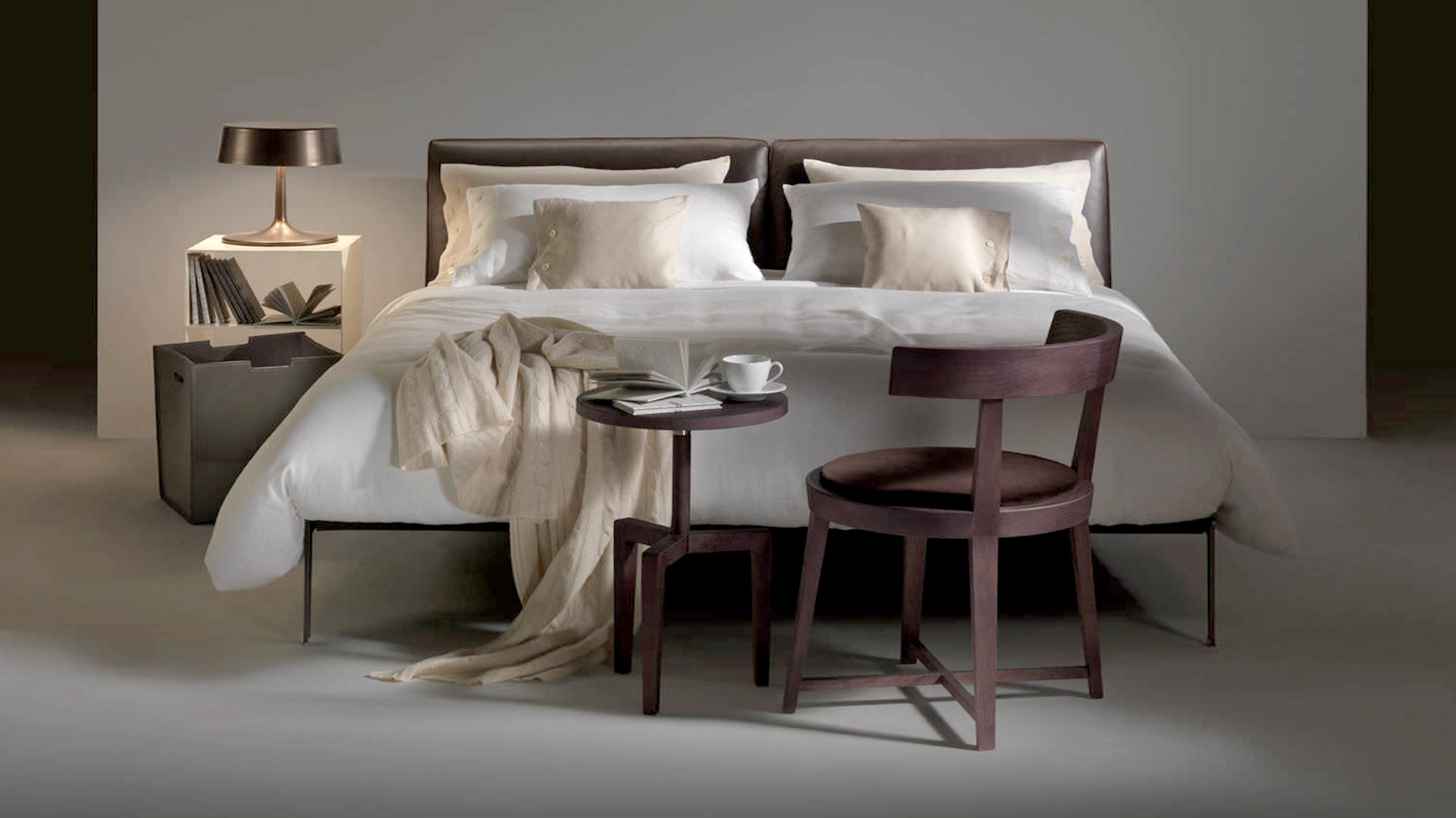 Infinity night table Flexform