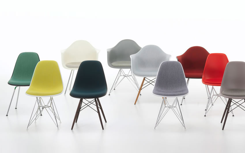 Eames Plastic Side Chair Vitra