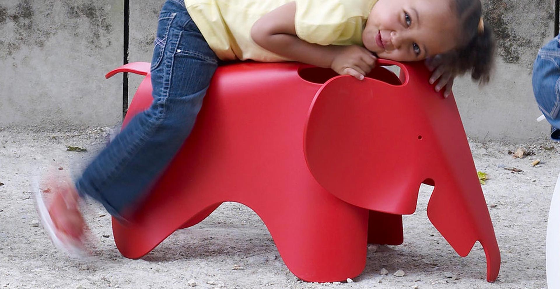 Диван слоник. Табурет Vitra Eames Elephant. Vitra Elephant стул. Дизайнерский стул Vitra Eames Elephant. Детский стул Eames Elephant.