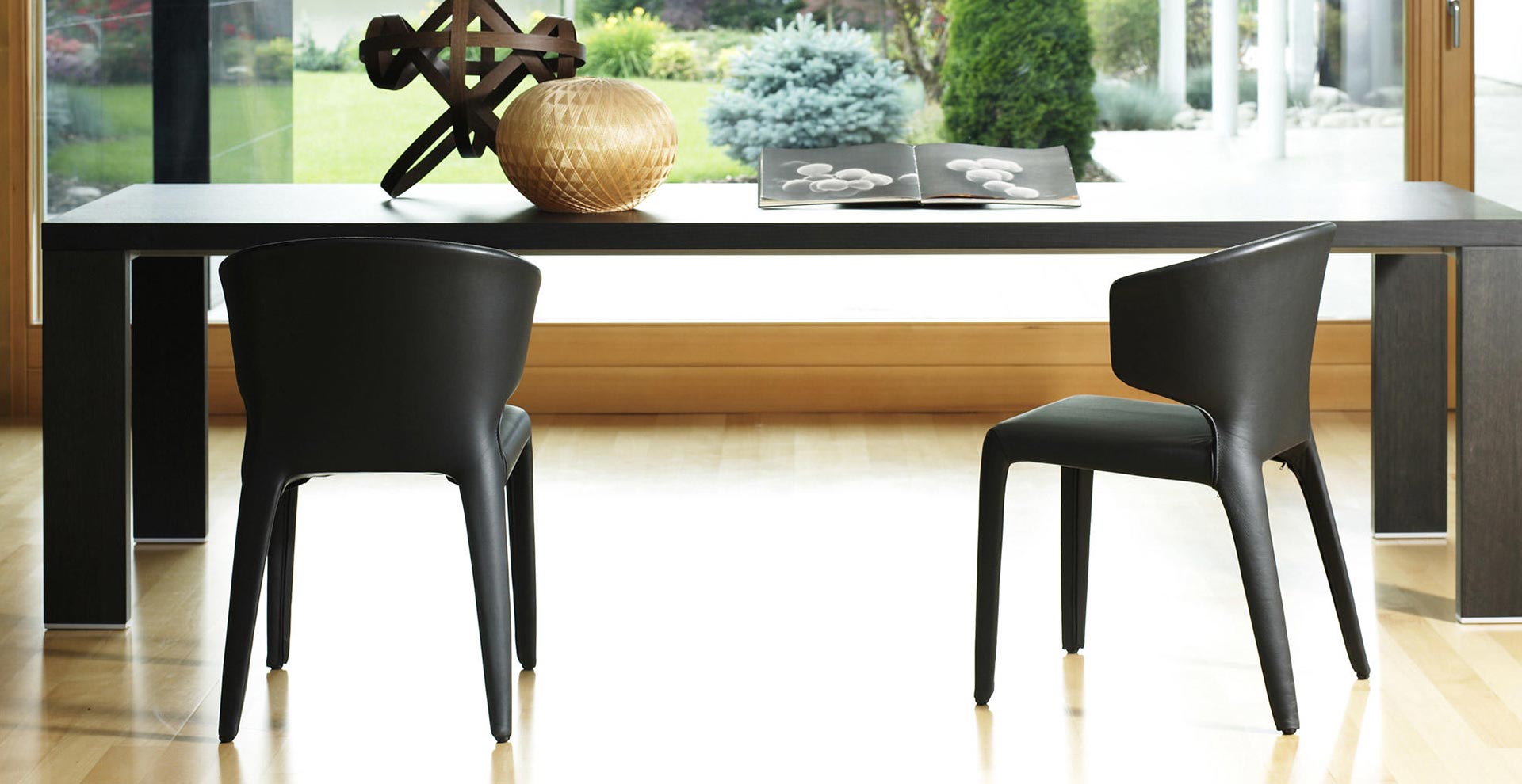 Hola 367 & Hola 369 Cassina