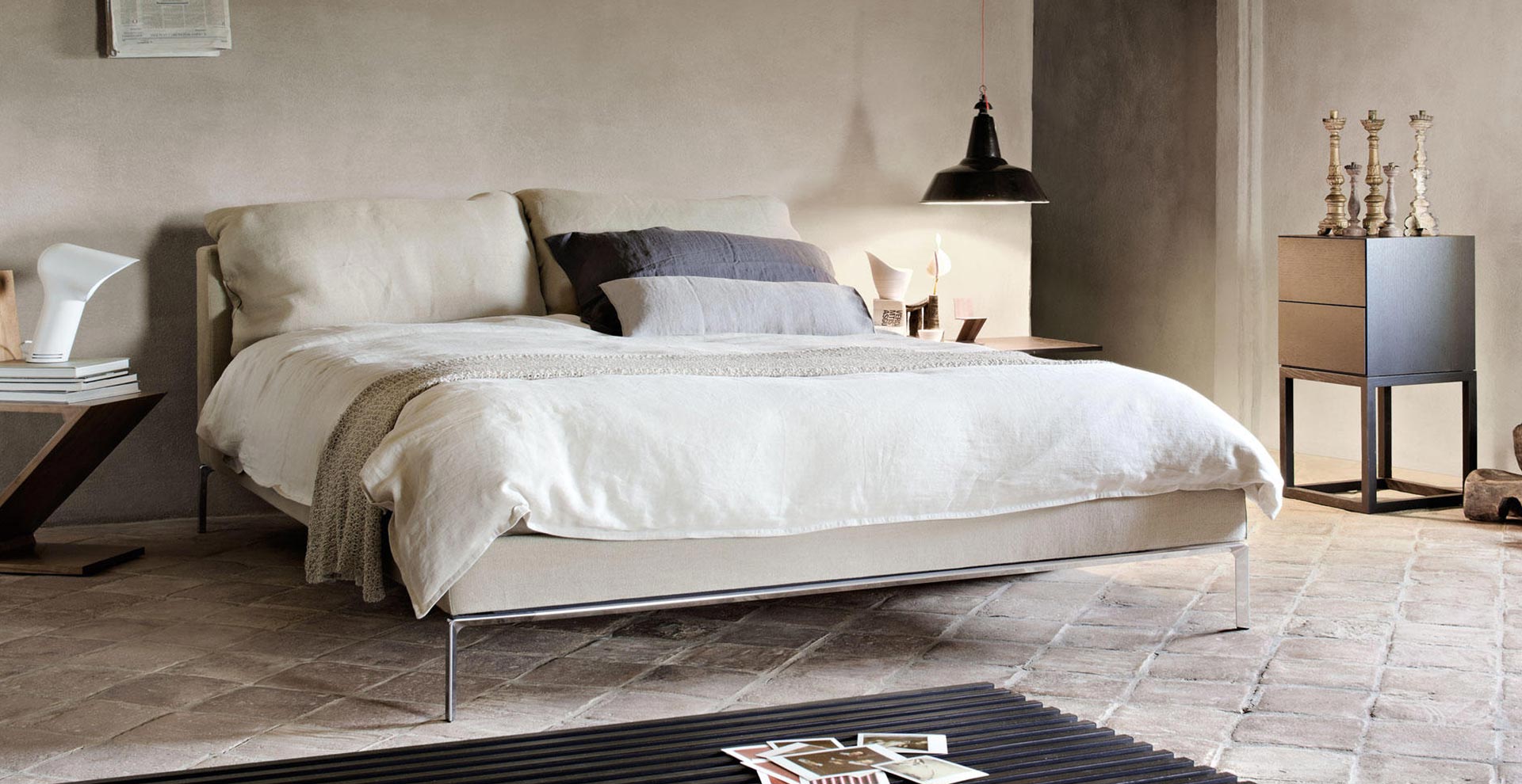 Cassina Moov bed