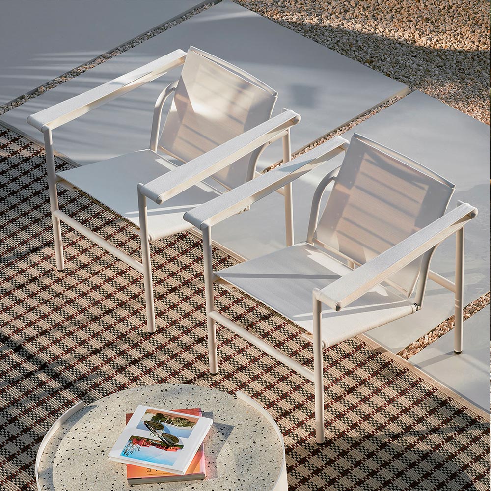 LC1 outdoor Cassina