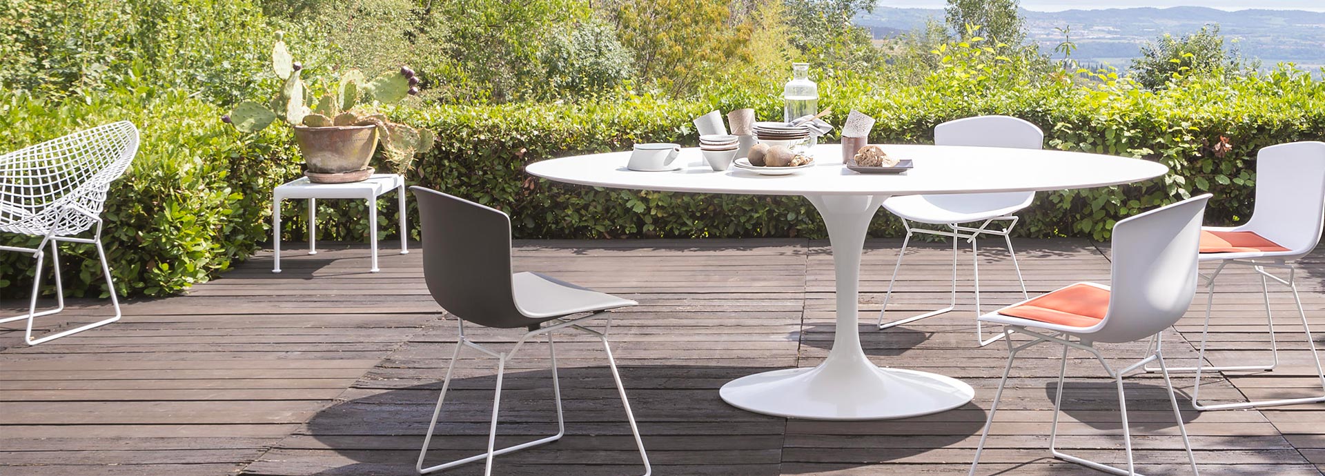 Saarinen outdoor Knoll International