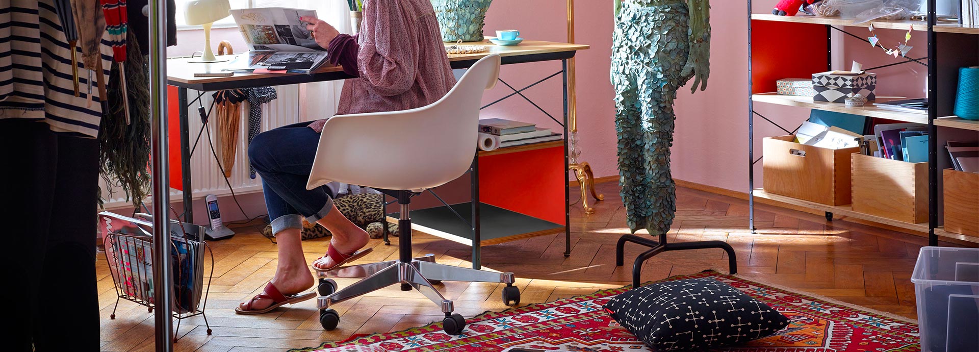 Pacc Eames Plastic Armchair Vitra