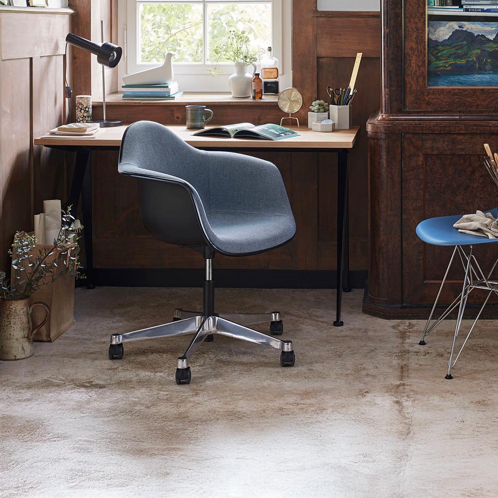 Pacc Eames Plastic Armchair Vitra