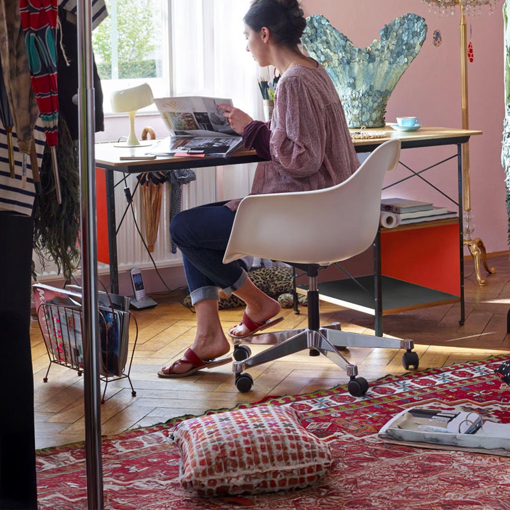 Pacc Eames Plastic Armchair Vitra