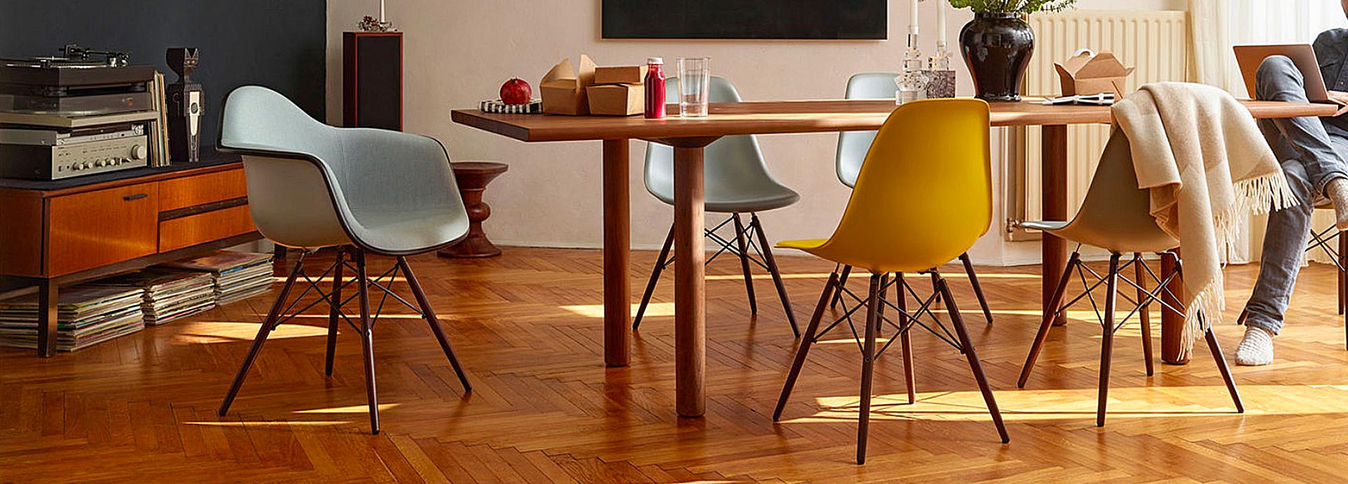 Eames Plastic Side chair Vitra