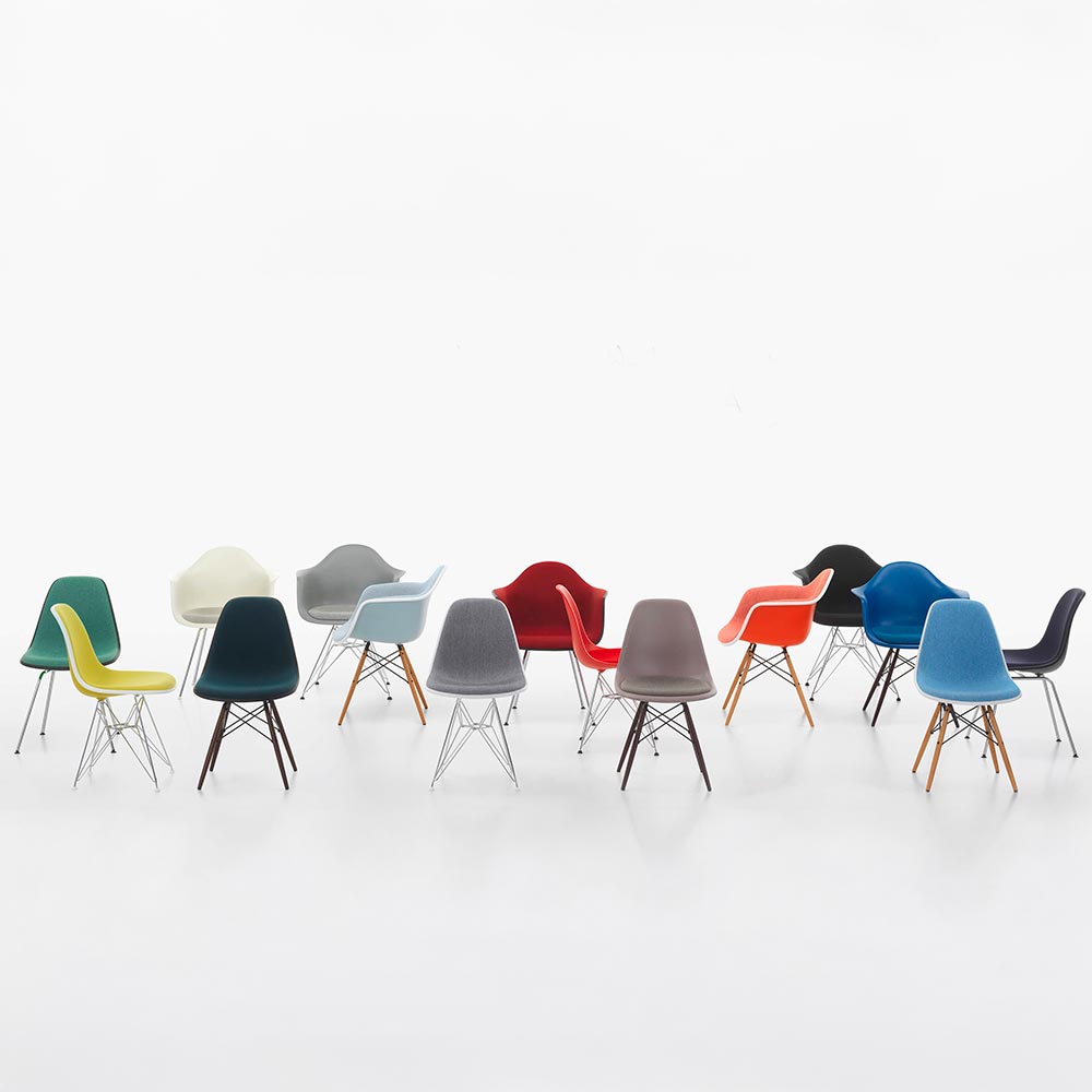 Eames Plastic Side chair Vitra