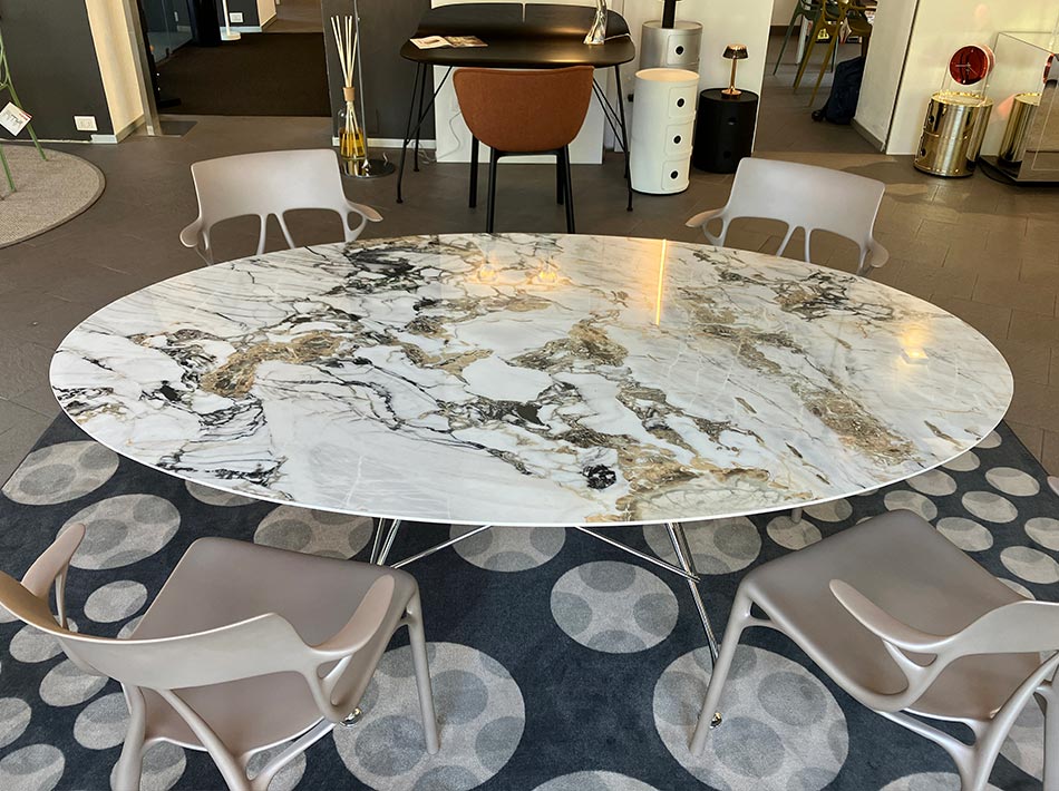 Glossy Kartell