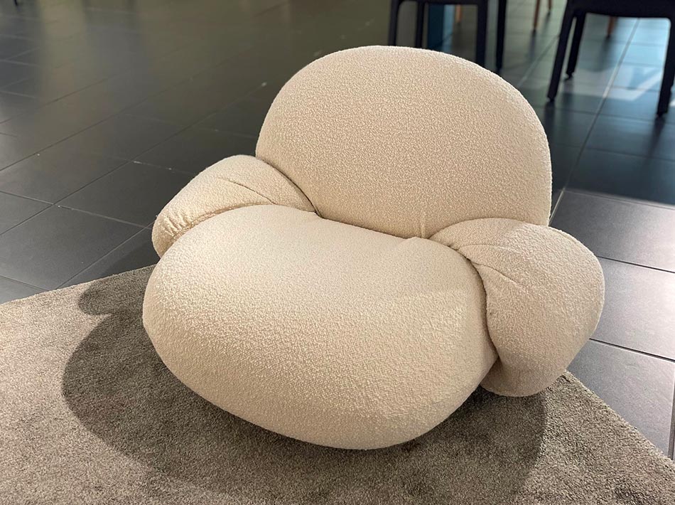 Pacha Lounge Chair with armrest Gubi