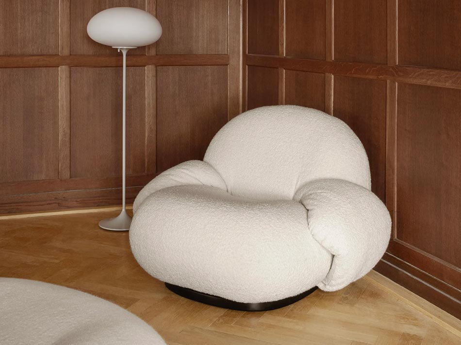Pacha Lounge Chair with armrest Gubi