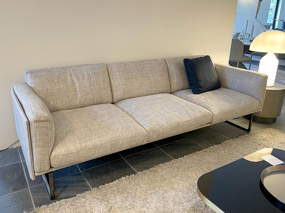8 Cassina