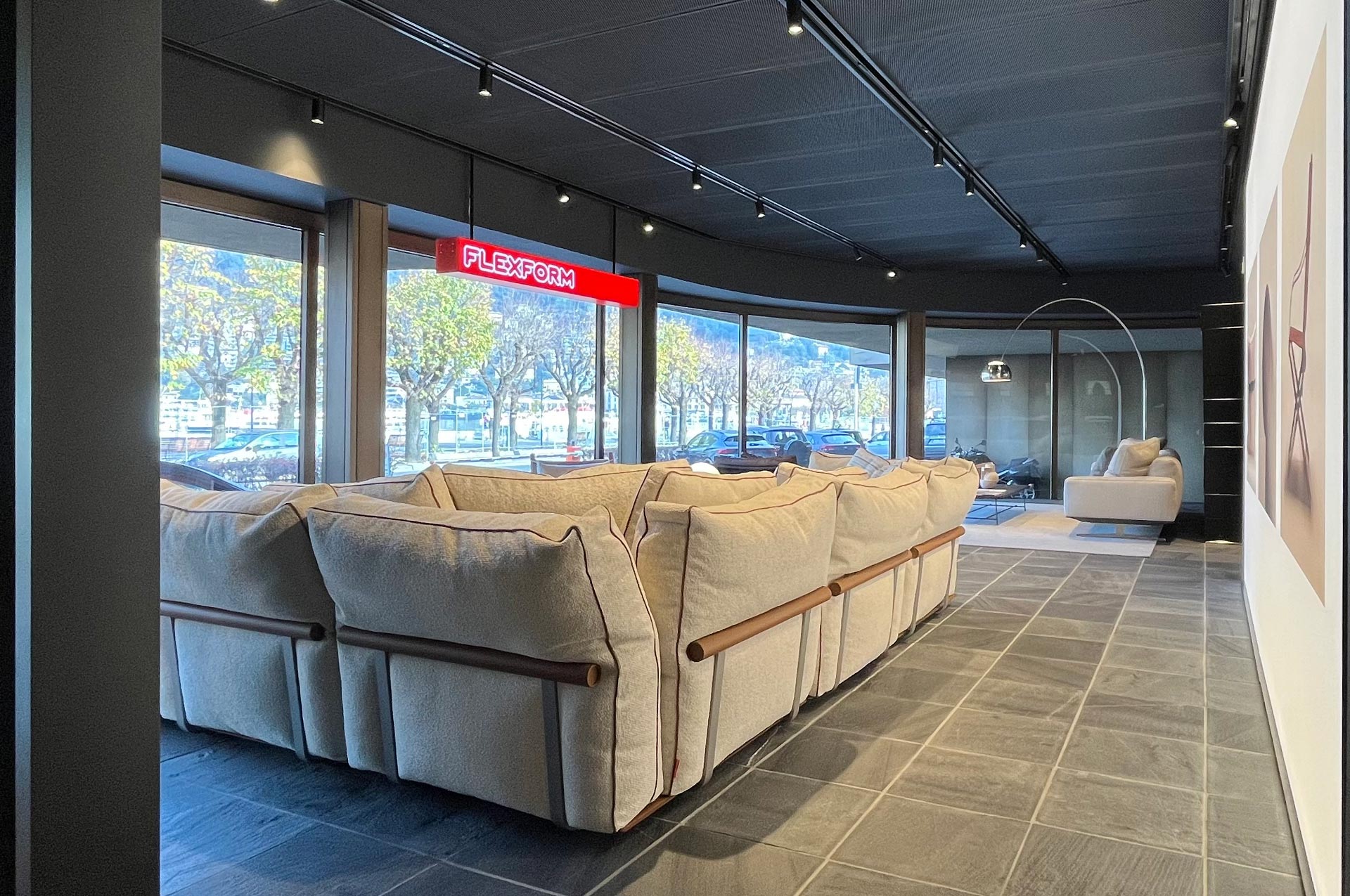 Flagship store FLEXFORM COMO - Gerosa Design