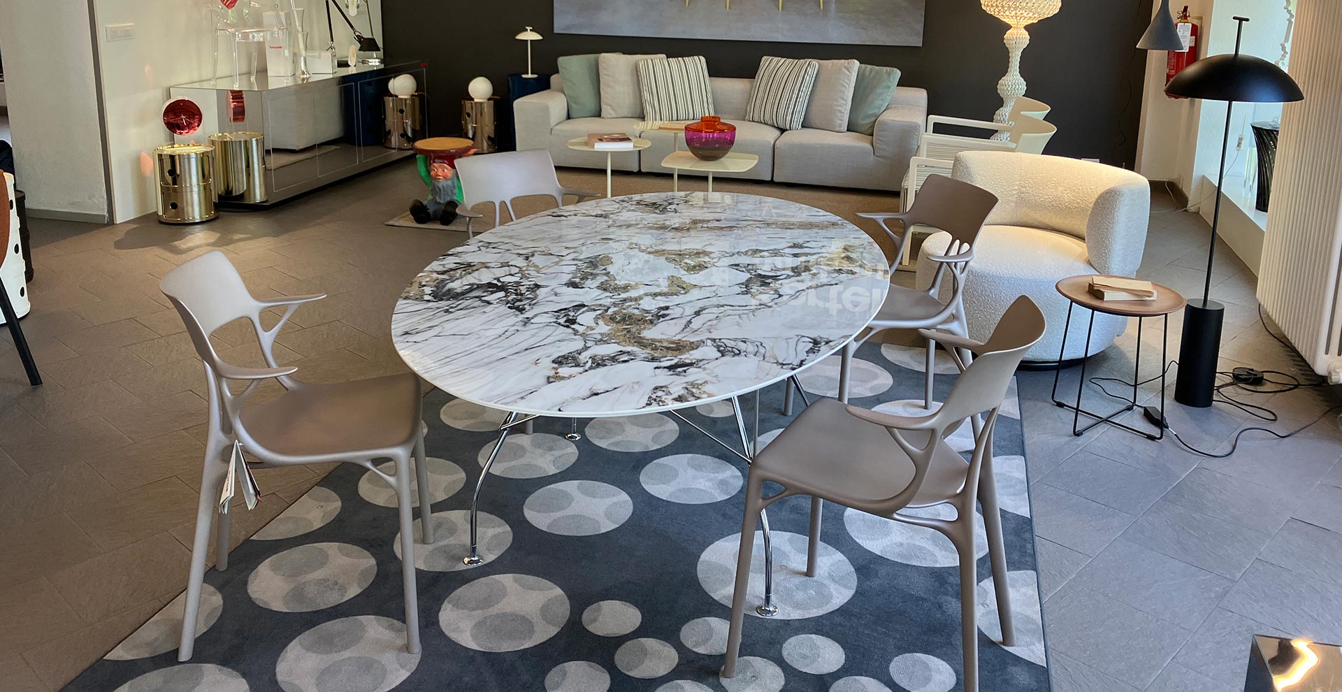 Glossy Kartell